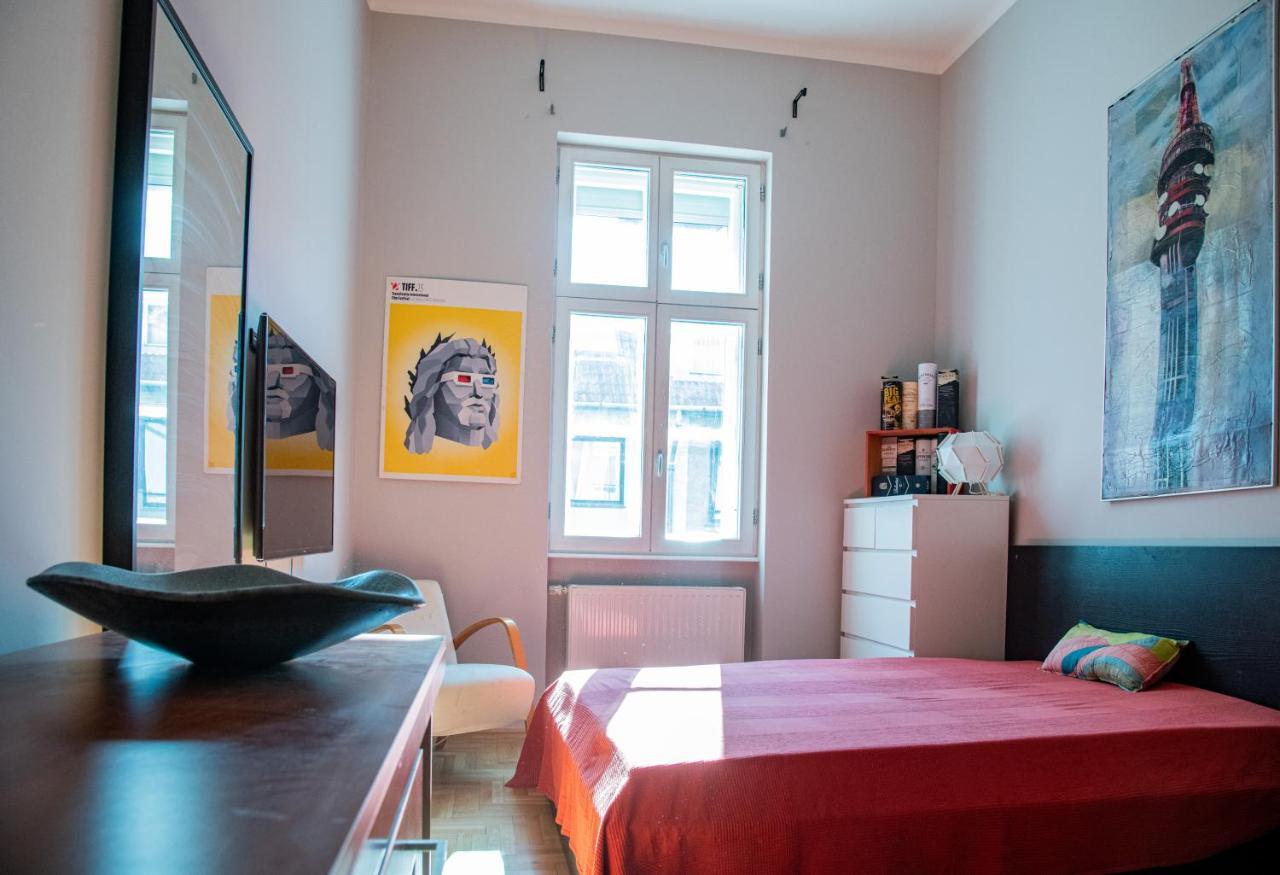 Stylishly Redecorated Apartment In Great Location Budapest Exterior photo